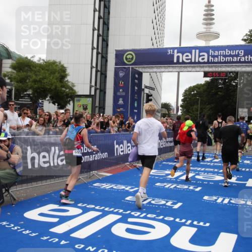 29.06.2025 - hella hamburg halbmarathon Michael Strokosch http://msf.ph/oto/8241235 29.06.2025 10:55:28 Ziel 1130, 2252, 2771, 4189, 4951, 5287, 5643, 6938, 8487, 11184, 12526, 13234, 13236, 13470, 16213, 16985, 17603, 17940, 18290, 18380, 18531 meine-sportfotos.de