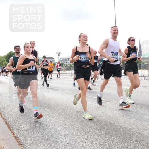 29.06.2025 - hella hamburg halbmarathon Lena Gebhardt http://msf.ph/oto/8241261 29.06.2025 10:33:50 Lombardsbrücke 1189, 1275, 1417, 1705, 1787, 1896, 1995, 2265, 2342, 2482, 2496, 2526, 2776, 2933, 3170, 3264, 3340, 3345, 3560, 3812, 3829, 3848, 4164, 4361, 4433, 4449, 4479, 4696, 4807, 4942, 5075, 5096, 5141, 5557, 5561, 5566, 5569, 5584, 5691, 5821, 5822, 5887, 6109, 6364, 6515, 6516, 6854, 6956, 6999, 7027, 7565, 7653, 7705, 8021, 8157, 8202, 8277, 8282, 8375, 8377, 8383, 8401, 8891, 9094, 9234, 9258, 9438, 9750, 9799, 9875, 9995, 10007, 10071, 10561, 11811 meine-sportfotos.de