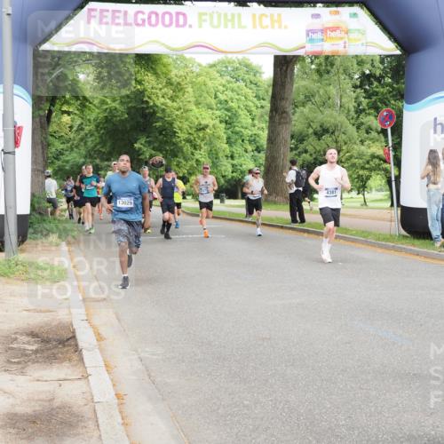 29.06.2025 - hella hamburg halbmarathon MichiJ http://msf.ph/oto/8241301 29.06.2025 10:27:45 Zwischen KM18-KM19 4381, 6037, 8091, 8450, 8958, 11447, 12915, 14272, 15257 meine-sportfotos.de