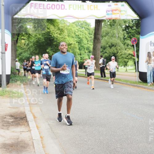 29.06.2025 - hella hamburg halbmarathon MichiJ http://msf.ph/oto/8241333 29.06.2025 10:27:46 Zwischen KM18-KM19 4381, 6037, 8091, 8450, 8958, 11447, 12915, 13029, 14272, 15257 meine-sportfotos.de