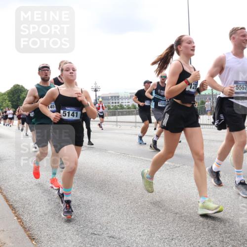 29.06.2025 - hella hamburg halbmarathon Lena Gebhardt http://msf.ph/oto/8241382 29.06.2025 10:33:51 Lombardsbrücke 1189, 1275, 1417, 1705, 1787, 1896, 1995, 2265, 2342, 2482, 2496, 2526, 2776, 2933, 3170, 3264, 3340, 3345, 3560, 3812, 3829, 3848, 4164, 4361, 4433, 4449, 4479, 4696, 4807, 4942, 5075, 5096, 5141, 5557, 5561, 5566, 5569, 5584, 5691, 5821, 5822, 5887, 6109, 6364, 6515, 6516, 6854, 6956, 6999, 7027, 7565, 7653, 7705, 8021, 8157, 8202, 8277, 8282, 8375, 8377, 8383, 8401, 8891, 9094, 9234, 9258, 9438, 9750, 9799, 9875, 9995, 10007, 10071, 10561, 11811 meine-sportfotos.de