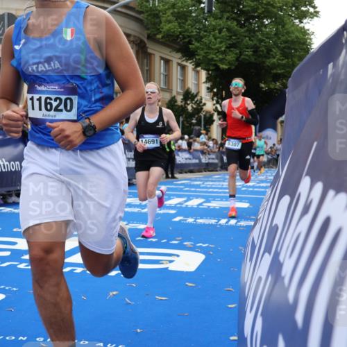 29.06.2025 - hella hamburg halbmarathon Strokosch-Dieckow http://msf.ph/oto/8241389 29.06.2025 10:36:57 Ziel 1385, 1411, 3959, 5307, 5315, 6123, 6458, 7310, 10738, 11120, 11620, 13141, 14691, 15261, 15410, 16992, 17024, 17125, 18384 meine-sportfotos.de
