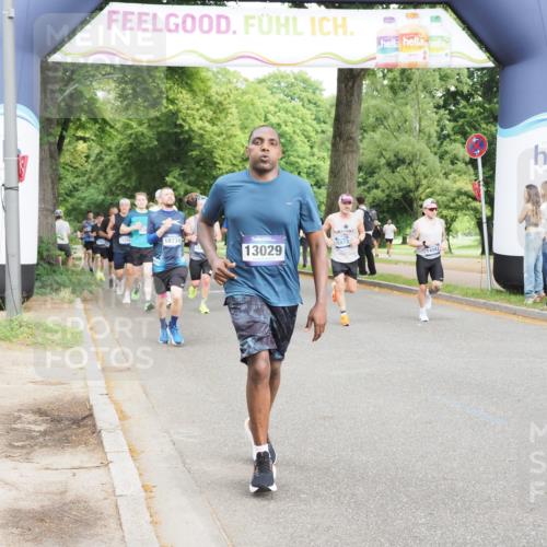 29.06.2025 - hella hamburg halbmarathon MichiJ http://msf.ph/oto/8241392 29.06.2025 10:27:47 Zwischen KM18-KM19 1445, 4381, 6037, 8450, 8958, 11447, 12915, 13029, 14093, 14272, 15257, 15873 meine-sportfotos.de