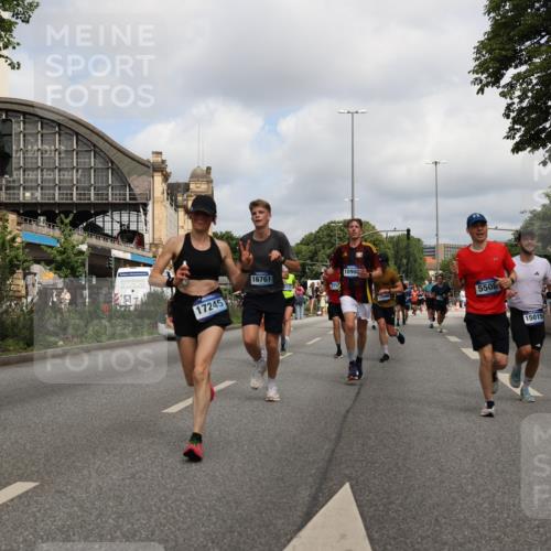 29.06.2025 - hella hamburg halbmarathon Yannick Fuchs http://msf.ph/oto/8241406 29.06.2025 10:34:54 20KM 1603, 1882, 2324, 2714, 2750, 2826, 4843, 5050, 5375, 5409, 5508, 5745, 5803, 5916, 6080, 6152, 6649, 7109, 7495, 7622, 8370, 8465, 8467, 9294, 10369, 10900, 10968, 11731, 12088, 12540, 12704, 12865, 13029, 13667, 14924, 15015, 15424, 15542, 15813, 16580, 16761, 17245, 18614, 18979 meine-sportfotos.de