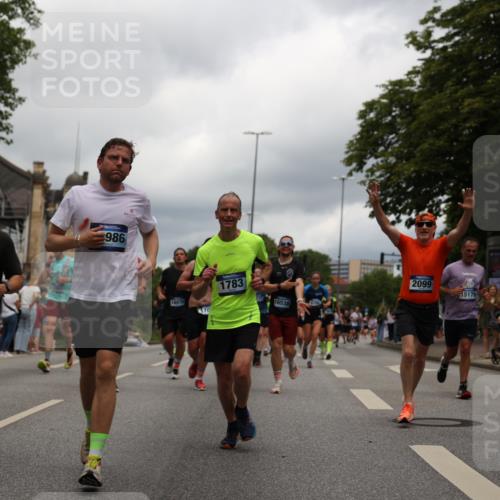 29.06.2025 - hella hamburg halbmarathon Yannick Fuchs http://msf.ph/oto/8241419 29.06.2025 10:47:26 20KM 1030, 1061, 1151, 1499, 1706, 1727, 1783, 2074, 2082, 2099, 2346, 3059, 3208, 3209, 3334, 4065, 4635, 4770, 5077, 5638, 5866, 6198, 6481, 6628, 6629, 6762, 6877, 6942, 7177, 7274, 7509, 7864, 7918, 8335, 8390, 8447, 9142, 9537, 10549, 10891, 10895, 11992, 12379, 12413, 12490, 12875, 12909, 13032, 13289, 13865, 13997, 14323, 15061, 15126, 15179, 15497, 15502, 16477, 16538, 16986, 18134, 18487, 18590, 18720 meine-sportfotos.de