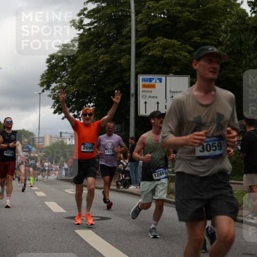 29.06.2025 - hella hamburg halbmarathon Yannick Fuchs http://msf.ph/oto/8241442 29.06.2025 10:47:26 20KM 1030, 1061, 1151, 1499, 1706, 1727, 1783, 2074, 2082, 2099, 2346, 3059, 3208, 3209, 3334, 4065, 4635, 4770, 5077, 5638, 5866, 6198, 6481, 6628, 6629, 6762, 6877, 6942, 7177, 7274, 7509, 7864, 7918, 8335, 8390, 8447, 9142, 9537, 10549, 10891, 10895, 11992, 12379, 12413, 12490, 12875, 12909, 13032, 13289, 13865, 13997, 14323, 15061, 15126, 15179, 15497, 15502, 16477, 16538, 16986, 18134, 18487, 18590, 18720 meine-sportfotos.de