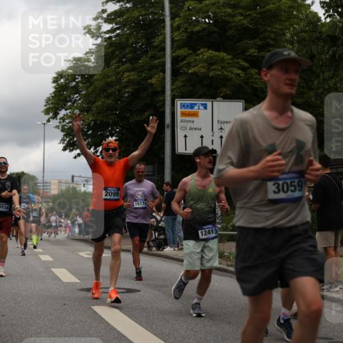 29.06.2025 - hella hamburg halbmarathon Yannick Fuchs http://msf.ph/oto/8241454 29.06.2025 10:47:26 20KM 1030, 1061, 1151, 1499, 1706, 1727, 1783, 2074, 2082, 2099, 2346, 3059, 3208, 3209, 3334, 4065, 4635, 4770, 5077, 5638, 5866, 6198, 6481, 6628, 6629, 6762, 6877, 6942, 7177, 7274, 7509, 7864, 7918, 8335, 8390, 8447, 9142, 9537, 10549, 10891, 10895, 11992, 12379, 12413, 12490, 12875, 12909, 13032, 13289, 13865, 13997, 14323, 15061, 15126, 15179, 15497, 15502, 16477, 16538, 16986, 18134, 18487, 18590, 18720 meine-sportfotos.de