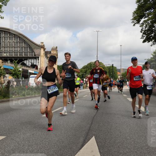 29.06.2025 - hella hamburg halbmarathon Yannick Fuchs http://msf.ph/oto/8241455 29.06.2025 10:34:54 20KM 1603, 1882, 2324, 2714, 2750, 2826, 4843, 5050, 5375, 5409, 5508, 5745, 5803, 5916, 6080, 6152, 6649, 7109, 7495, 7622, 8370, 8465, 8467, 9294, 10369, 10900, 10968, 11731, 12088, 12540, 12704, 12865, 13029, 13667, 14924, 15015, 15424, 15542, 15813, 16580, 16761, 17245, 18614, 18979 meine-sportfotos.de