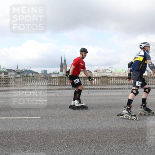 29.06.2025 - hella hamburg halbmarathon Lena Gebhardt http://msf.ph/oto/8241478 29.06.2025 09:02:13 Lombardsbrücke  meine-sportfotos.de