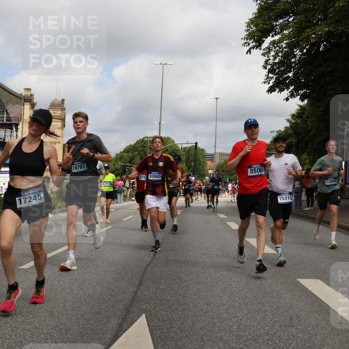 29.06.2025 - hella hamburg halbmarathon Yannick Fuchs http://msf.ph/oto/8241543 29.06.2025 10:34:54 20KM 1603, 1882, 2324, 2714, 2750, 2826, 4843, 5050, 5375, 5409, 5508, 5745, 5803, 5916, 6080, 6152, 6649, 7109, 7495, 7622, 8370, 8465, 8467, 9294, 10369, 10900, 10968, 11731, 12088, 12540, 12704, 12865, 13029, 13667, 14924, 15015, 15424, 15542, 15813, 16580, 16761, 17245, 18614, 18979 meine-sportfotos.de