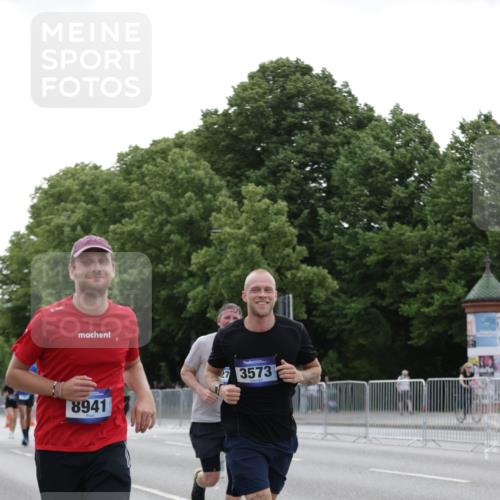 29.06.2025 - hella hamburg halbmarathon Jannik Wohlers http://msf.ph/oto/8241566 29.06.2025 10:29:46 Lombardsbrücke 1097, 1547, 2901, 3443, 3573, 3613, 5063, 5322, 6598, 6616, 6626, 8792, 10162, 12349, 12350, 12504, 12537, 12710, 13418, 14304, 16182, 16601, 16604, 16735, 16769, 18046, 18503, 18671 meine-sportfotos.de