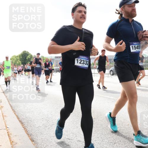 29.06.2025 - hella hamburg halbmarathon Lena Gebhardt http://msf.ph/oto/8241574 29.06.2025 10:45:21 Lombardsbrücke 1024, 1060, 1085, 1273, 1629, 1685, 1713, 1798, 1924, 2007, 2008, 2216, 2217, 2657, 2664, 2779, 2973, 3160, 3164, 3357, 3377, 3570, 3879, 3993, 4099, 4102, 4186, 4224, 4275, 4306, 4337, 4504, 4820, 4851, 5099, 5108, 5190, 5339, 5636, 5949, 6150, 6509, 6763, 6788, 6888, 6911, 6922, 6980, 7283, 7530, 7541, 7699, 7859, 7912, 8594, 8605, 8745, 8762, 8907, 9036, 9620, 10030, 10182, 10225, 10562, 10566, 10668, 10707, 11314, 12198, 12332, 12334, 12394, 13039, 13261 meine-sportfotos.de