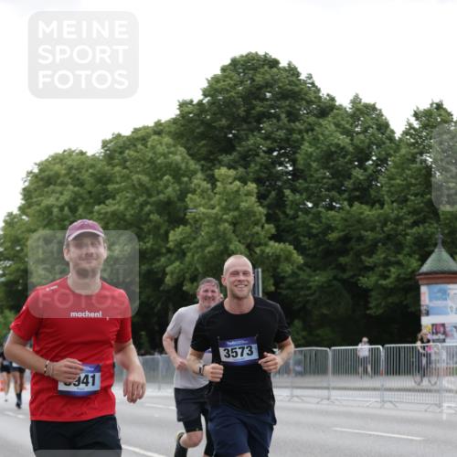 29.06.2025 - hella hamburg halbmarathon Jannik Wohlers http://msf.ph/oto/8241583 29.06.2025 10:29:46 Lombardsbrücke 1097, 1547, 2901, 3443, 3573, 3613, 5063, 5322, 6598, 6616, 6626, 8792, 10162, 12349, 12350, 12504, 12537, 12710, 13418, 14304, 16182, 16601, 16604, 16735, 16769, 18046, 18503, 18671 meine-sportfotos.de