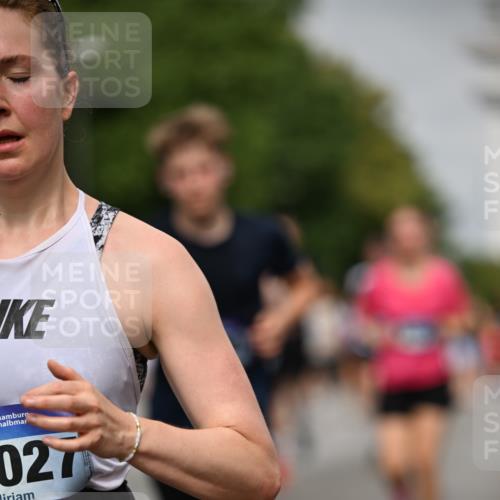 29.06.2025 - hella hamburg halbmarathon Dr. Thomas Lammeyer http://msf.ph/oto/8241596 29.06.2025 10:14:07 Kennedybrücke 1456, 1483, 1513, 1573, 1838, 4389, 7042, 7250, 7685, 8090, 8219, 8890, 9681, 9816, 9988, 11027, 11180 meine-sportfotos.de