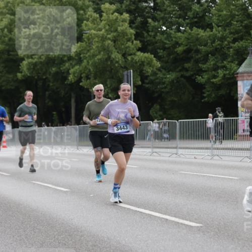 29.06.2025 - hella hamburg halbmarathon Jannik Wohlers http://msf.ph/oto/8241623 29.06.2025 10:29:49 Lombardsbrücke 1547, 2901, 3443, 3573, 6598, 6616, 6626, 8792, 10880, 12349, 12350, 12504, 12710, 13418, 14304, 16182, 16601, 16604, 16735, 16769, 18046, 18503, 18671 meine-sportfotos.de