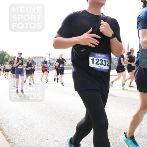 29.06.2025 - hella hamburg halbmarathon Lena Gebhardt http://msf.ph/oto/8241649 29.06.2025 10:45:22 Lombardsbrücke 1024, 1060, 1085, 1273, 1629, 1685, 1713, 1798, 2007, 2008, 2216, 2217, 2657, 2664, 2779, 2973, 3160, 3164, 3357, 3377, 3570, 3879, 3993, 4099, 4102, 4186, 4224, 4275, 4306, 4337, 4504, 4820, 4851, 5099, 5108, 5190, 5339, 5636, 5949, 6150, 6509, 6763, 6788, 6911, 6922, 6980, 7283, 7530, 7541, 7699, 7859, 7912, 8594, 8605, 8745, 8762, 8907, 9620, 10030, 10182, 10225, 10562, 10566, 10707, 11314, 12198, 12332, 12334, 12394, 13261 meine-sportfotos.de