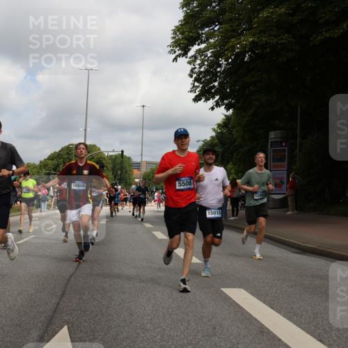 29.06.2025 - hella hamburg halbmarathon Yannick Fuchs http://msf.ph/oto/8241660 29.06.2025 10:34:54 20KM 1603, 1882, 2324, 2714, 2750, 2826, 4843, 5050, 5375, 5409, 5508, 5745, 5803, 5916, 6080, 6152, 6649, 7109, 7495, 7622, 8370, 8465, 8467, 9294, 10369, 10900, 10968, 11731, 12088, 12540, 12704, 12865, 13029, 13667, 14924, 15015, 15424, 15542, 15813, 16580, 16761, 17245, 18614, 18979 meine-sportfotos.de