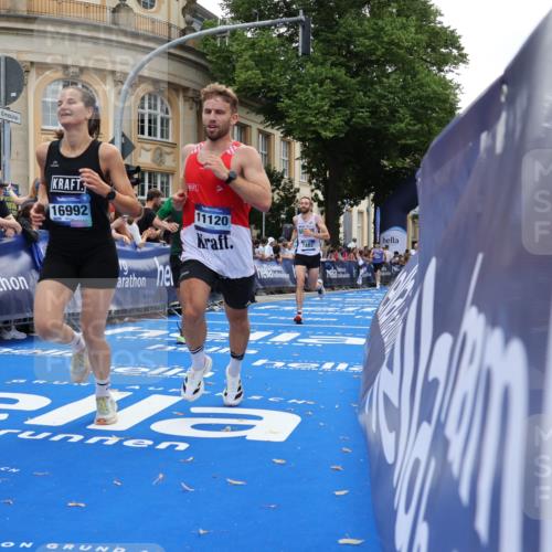 29.06.2025 - hella hamburg halbmarathon Strokosch-Dieckow http://msf.ph/oto/8241676 29.06.2025 10:37:07 Ziel 1385, 1411, 4860, 5923, 6123, 6458, 7482, 8362, 9178, 10190, 10738, 11120, 11423, 13972, 15178, 15261, 15410, 16992, 17024, 17125, 17137, 17658, 17726 meine-sportfotos.de