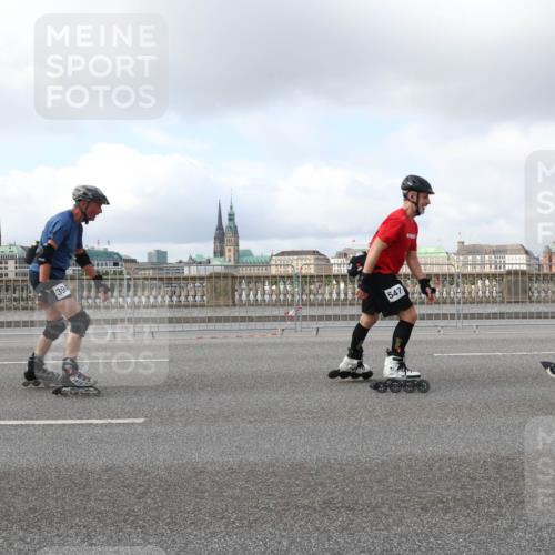 29.06.2025 - hella hamburg halbmarathon Lena Gebhardt http://msf.ph/oto/8241680 29.06.2025 09:02:13 Lombardsbrücke  meine-sportfotos.de