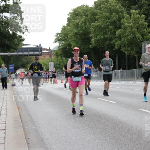 29.06.2025 - hella hamburg halbmarathon Jannik Wohlers http://msf.ph/oto/8241687 29.06.2025 10:29:49 Lombardsbrücke 1547, 2901, 3443, 3573, 6598, 6616, 6626, 8792, 10880, 12349, 12350, 12504, 12710, 13418, 14304, 16182, 16601, 16604, 16735, 16769, 18046, 18503, 18671 meine-sportfotos.de