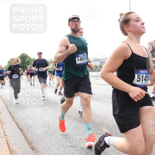 29.06.2025 - hella hamburg halbmarathon Lena Gebhardt http://msf.ph/oto/8241731 29.06.2025 10:33:51 Lombardsbrücke 1189, 1275, 1417, 1705, 1787, 1896, 1995, 2265, 2342, 2482, 2496, 2526, 2776, 2933, 3170, 3264, 3340, 3345, 3560, 3812, 3829, 3848, 4164, 4361, 4433, 4449, 4479, 4696, 4807, 4942, 5075, 5096, 5141, 5557, 5561, 5566, 5569, 5584, 5691, 5821, 5822, 5887, 6109, 6364, 6515, 6516, 6854, 6956, 6999, 7027, 7565, 7653, 7705, 8021, 8157, 8202, 8277, 8282, 8375, 8377, 8383, 8401, 8891, 9094, 9234, 9258, 9438, 9750, 9799, 9875, 9995, 10007, 10071, 10561, 11811 meine-sportfotos.de