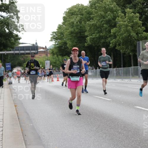 29.06.2025 - hella hamburg halbmarathon Jannik Wohlers http://msf.ph/oto/8241748 29.06.2025 10:29:50 Lombardsbrücke 1547, 2901, 3443, 3573, 6598, 6616, 6626, 10880, 12349, 12350, 12504, 12710, 13418, 14304, 16182, 16601, 16604, 16735, 16769, 18046, 18503, 18671 meine-sportfotos.de
