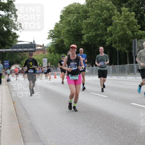 29.06.2025 - hella hamburg halbmarathon Jannik Wohlers http://msf.ph/oto/8241775 29.06.2025 10:29:50 Lombardsbrücke 1547, 2901, 3443, 3573, 6598, 6616, 6626, 10880, 12349, 12350, 12504, 12710, 13418, 14304, 16182, 16601, 16604, 16735, 16769, 18046, 18503, 18671 meine-sportfotos.de