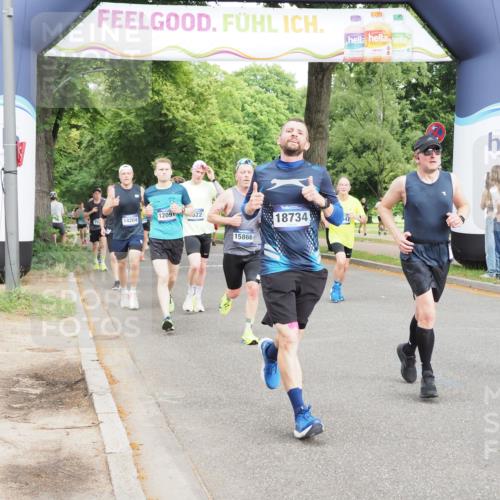 29.06.2025 - hella hamburg halbmarathon MichiJ http://msf.ph/oto/8241791 29.06.2025 10:27:49 Zwischen KM18-KM19 1445, 3282, 4381, 6037, 7622, 8450, 8958, 11447, 12915, 13029, 14093, 14204, 15257, 15866, 15873, 18547, 18734 meine-sportfotos.de