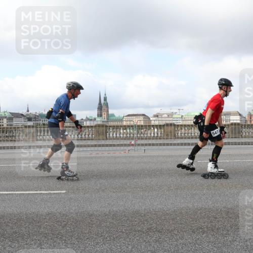 29.06.2025 - hella hamburg halbmarathon Lena Gebhardt http://msf.ph/oto/8241798 29.06.2025 09:02:13 Lombardsbrücke  meine-sportfotos.de