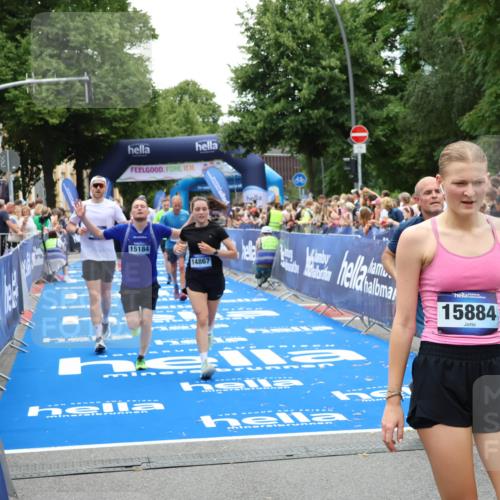 29.06.2025 - hella hamburg halbmarathon Zöllner http://msf.ph/oto/8241799 29.06.2025 10:56:06 Ziel 1180, 3042, 3058, 5570, 7594, 12545, 14867, 15184, 15868, 16176, 17640, 17642, 18212 meine-sportfotos.de