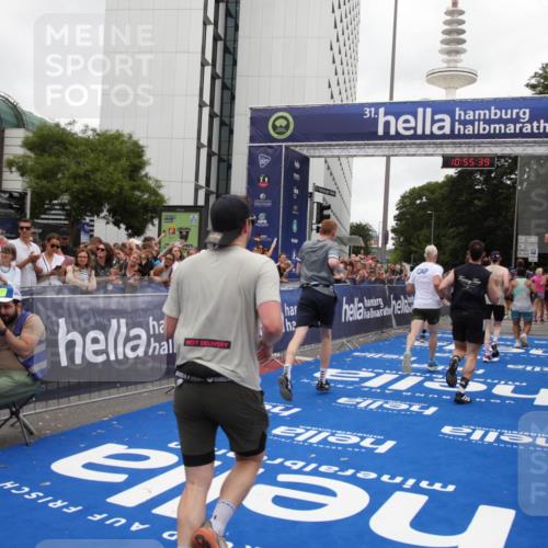 29.06.2025 - hella hamburg halbmarathon Michael Strokosch http://msf.ph/oto/8241820 29.06.2025 10:55:38 Ziel 2982, 3037, 5319, 6591, 8573, 11554, 11568, 12196, 12515, 12544, 12584, 13267, 14036, 14592, 16110, 16334, 16609, 17615 meine-sportfotos.de