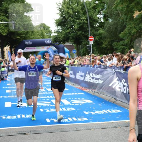 29.06.2025 - hella hamburg halbmarathon Zöllner http://msf.ph/oto/8241863 29.06.2025 10:56:06 Ziel 1180, 3042, 3058, 5570, 7594, 12545, 14867, 15184, 15868, 16176, 17640, 17642, 18212 meine-sportfotos.de