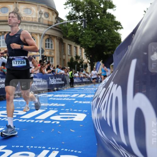 29.06.2025 - hella hamburg halbmarathon Strokosch-Dieckow http://msf.ph/oto/8241871 29.06.2025 10:37:16 Ziel 4860, 5003, 8362, 10190, 11423, 12739, 12900, 13854, 13972, 14387, 14459, 15178, 15888, 17137, 17306, 17726, 18824 meine-sportfotos.de