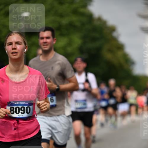 29.06.2025 - hella hamburg halbmarathon Dr. Thomas Lammeyer http://msf.ph/oto/8241886 29.06.2025 10:14:09 Kennedybrücke 1456, 1483, 1513, 1573, 4389, 7042, 7058, 7250, 7685, 8090, 8219, 8890, 9681, 9816, 9988, 11027, 11180 meine-sportfotos.de