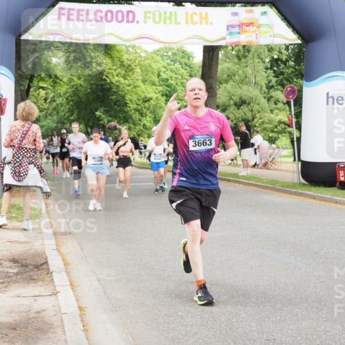 29.06.2025 - hella hamburg halbmarathon MichiJ http://msf.ph/oto/8241891 29.06.2025 10:50:35 Zwischen KM18-KM19 2810, 3199, 3663, 12571, 18324 meine-sportfotos.de