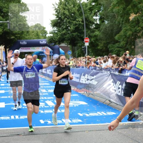 29.06.2025 - hella hamburg halbmarathon Zöllner http://msf.ph/oto/8241896 29.06.2025 10:56:07 Ziel 1180, 3042, 3058, 4594, 4813, 5570, 7594, 12545, 14867, 15184, 16176, 17640, 17642, 18212 meine-sportfotos.de
