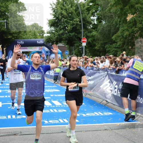 29.06.2025 - hella hamburg halbmarathon Zöllner http://msf.ph/oto/8241911 29.06.2025 10:56:07 Ziel 1180, 3042, 3058, 4594, 4813, 5570, 7594, 12545, 14867, 15184, 16176, 17640, 17642, 18212 meine-sportfotos.de