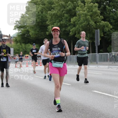29.06.2025 - hella hamburg halbmarathon Jannik Wohlers http://msf.ph/oto/8241925 29.06.2025 10:29:51 Lombardsbrücke 1547, 2901, 3443, 3573, 6598, 6616, 6626, 10880, 12349, 12350, 12504, 12710, 13418, 14304, 15938, 16182, 16601, 16604, 16735, 16769, 18046, 18503, 18671 meine-sportfotos.de