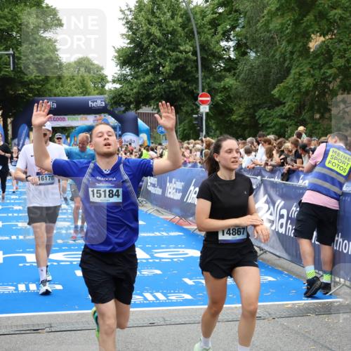 29.06.2025 - hella hamburg halbmarathon Zöllner http://msf.ph/oto/8241936 29.06.2025 10:56:07 Ziel 1180, 3042, 3058, 4594, 4813, 5570, 7594, 12545, 14867, 15184, 16176, 17640, 17642, 18212 meine-sportfotos.de
