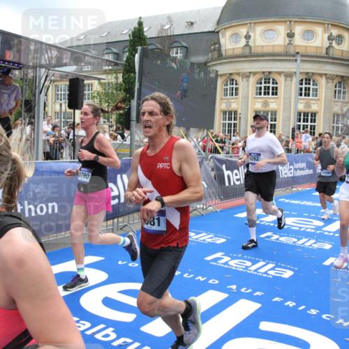 29.06.2025 - hella hamburg halbmarathon Michael Strokosch http://msf.ph/oto/8241961 29.06.2025 10:48:31 Ziel 3747, 5362, 5528, 6081, 6923, 8216, 9262, 10000, 10860, 11451, 12149, 12549, 12690, 12840, 13962, 14033, 14990, 15808, 15917, 17395, 17855, 18251, 18790, 18923 meine-sportfotos.de