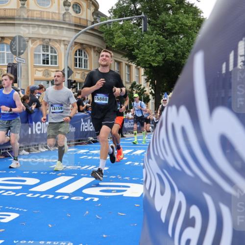 29.06.2025 - hella hamburg halbmarathon Strokosch-Dieckow http://msf.ph/oto/8241986 29.06.2025 10:37:27 Ziel 1290, 2767, 5042, 5791, 6047, 7831, 9017, 9914, 10451, 12739, 13372, 13854, 14387, 15888, 17306, 18159, 18723, 18824 meine-sportfotos.de