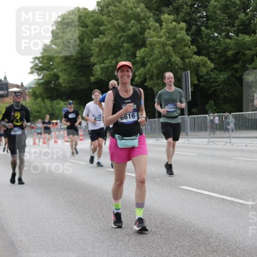 29.06.2025 - hella hamburg halbmarathon Jannik Wohlers http://msf.ph/oto/8242014 29.06.2025 10:29:51 Lombardsbrücke 1547, 2901, 3443, 3573, 6598, 6616, 6626, 10880, 12349, 12350, 12504, 12710, 13418, 14304, 15938, 16182, 16601, 16604, 16735, 16769, 18046, 18503, 18671 meine-sportfotos.de