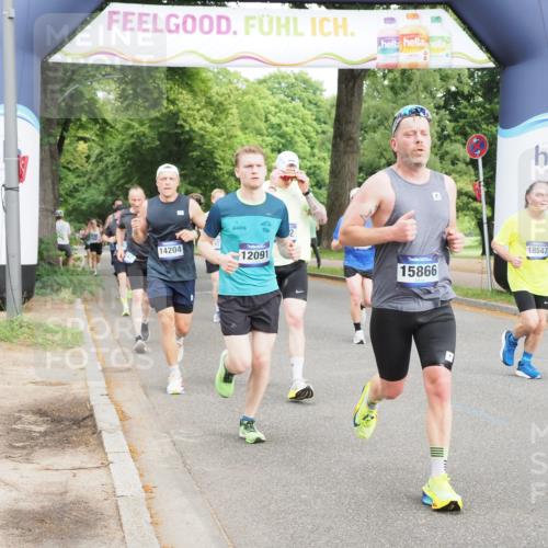29.06.2025 - hella hamburg halbmarathon MichiJ http://msf.ph/oto/8242024 29.06.2025 10:27:50 Zwischen KM18-KM19 1445, 2563, 3282, 4381, 6037, 7622, 8450, 8958, 12091, 12915, 13029, 14093, 14204, 15257, 15866, 15873, 17215, 18547, 18734 meine-sportfotos.de
