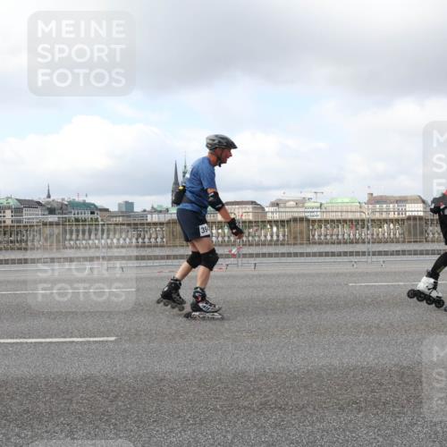 29.06.2025 - hella hamburg halbmarathon Lena Gebhardt http://msf.ph/oto/8242029 29.06.2025 09:02:13 Lombardsbrücke  meine-sportfotos.de