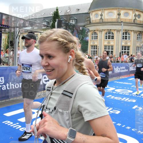 29.06.2025 - hella hamburg halbmarathon Michael Strokosch http://msf.ph/oto/8242047 29.06.2025 10:48:32 Ziel 3747, 5362, 6081, 9262, 10000, 10860, 11451, 12149, 12549, 12690, 12840, 13962, 14033, 14990, 15808, 15917, 17395, 17855, 18251, 18790, 18923 meine-sportfotos.de