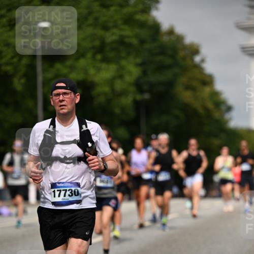 29.06.2025 - hella hamburg halbmarathon Dr. Thomas Lammeyer http://msf.ph/oto/8242051 29.06.2025 10:14:11 Kennedybrücke 1456, 1483, 1513, 1573, 4389, 7042, 7058, 7250, 7685, 8090, 8890, 9681, 9816, 9988, 11027, 11180 meine-sportfotos.de