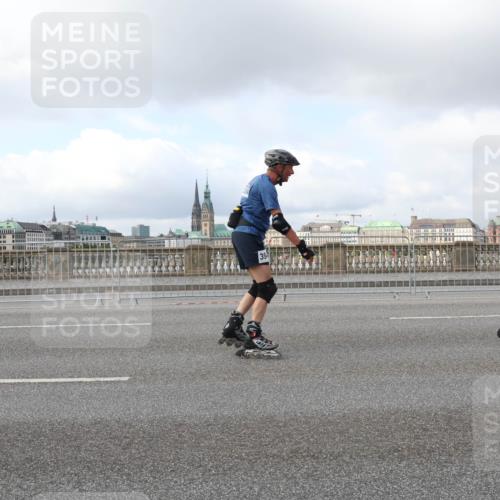 29.06.2025 - hella hamburg halbmarathon Lena Gebhardt http://msf.ph/oto/8242096 29.06.2025 09:02:13 Lombardsbrücke  meine-sportfotos.de