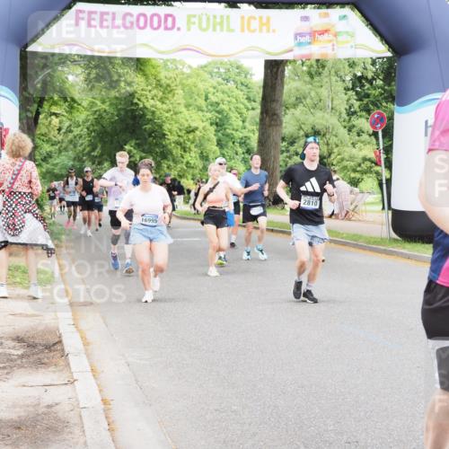 29.06.2025 - hella hamburg halbmarathon MichiJ http://msf.ph/oto/8242101 29.06.2025 10:50:37 Zwischen KM18-KM19 2810, 3199, 3663, 8423, 12286, 12571, 16995, 18530 meine-sportfotos.de