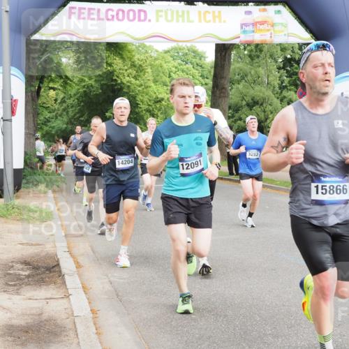 29.06.2025 - hella hamburg halbmarathon MichiJ http://msf.ph/oto/8242119 29.06.2025 10:27:50 Zwischen KM18-KM19 1445, 2563, 3282, 4381, 6037, 7622, 8450, 8958, 12091, 12915, 13029, 14093, 14204, 15257, 15866, 15873, 17215, 18547, 18734 meine-sportfotos.de