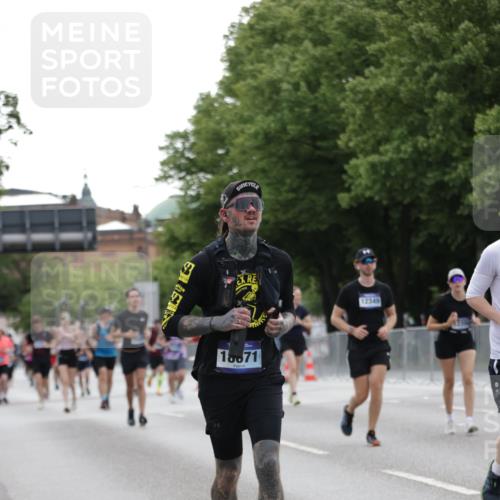 29.06.2025 - hella hamburg halbmarathon Jannik Wohlers http://msf.ph/oto/8242197 29.06.2025 10:29:53 Lombardsbrücke 2901, 3443, 3573, 6598, 6616, 10880, 12349, 12350, 12504, 12710, 13418, 14304, 15938, 16182, 16601, 16604, 16735, 16864, 18046, 18503, 18671 meine-sportfotos.de